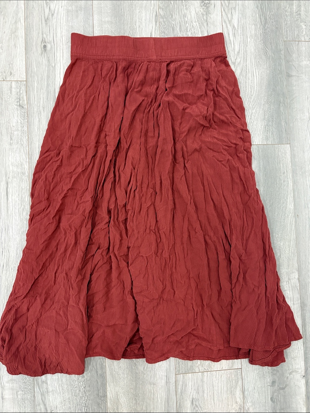 Suzy Shier - Midi Skirt -  Size Medium - Picture 2 of 5